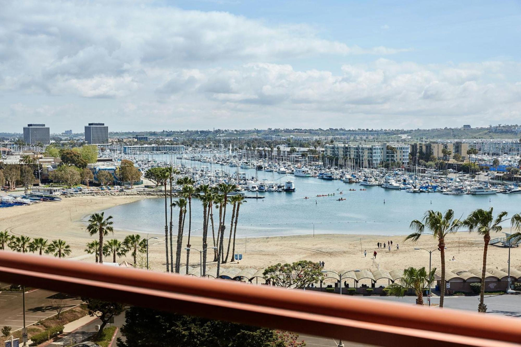 Marina Del Rey Marriott Hotel Los Angeles Exterior photo
